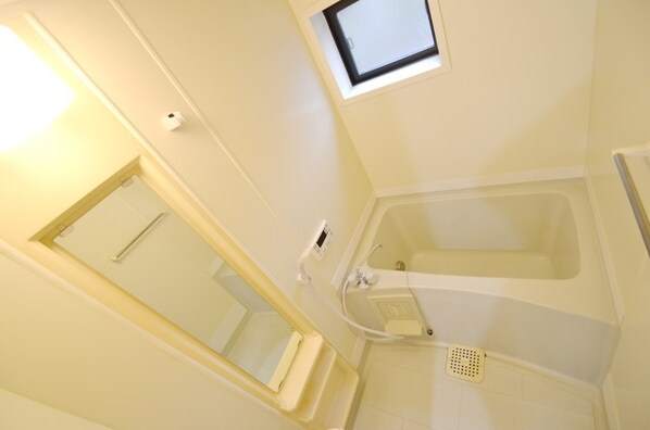 ヴァレンサ氷川B棟の物件内観写真